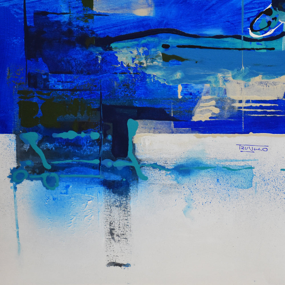Fondo de color azul con veladuras y matices azul cerúleo, con énfasis de color blanco.